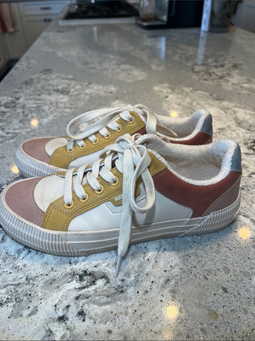 Rocket Dog Cheery Tan Color Block Sneakers Size 7.5 EUC - Picture 5 of 10
